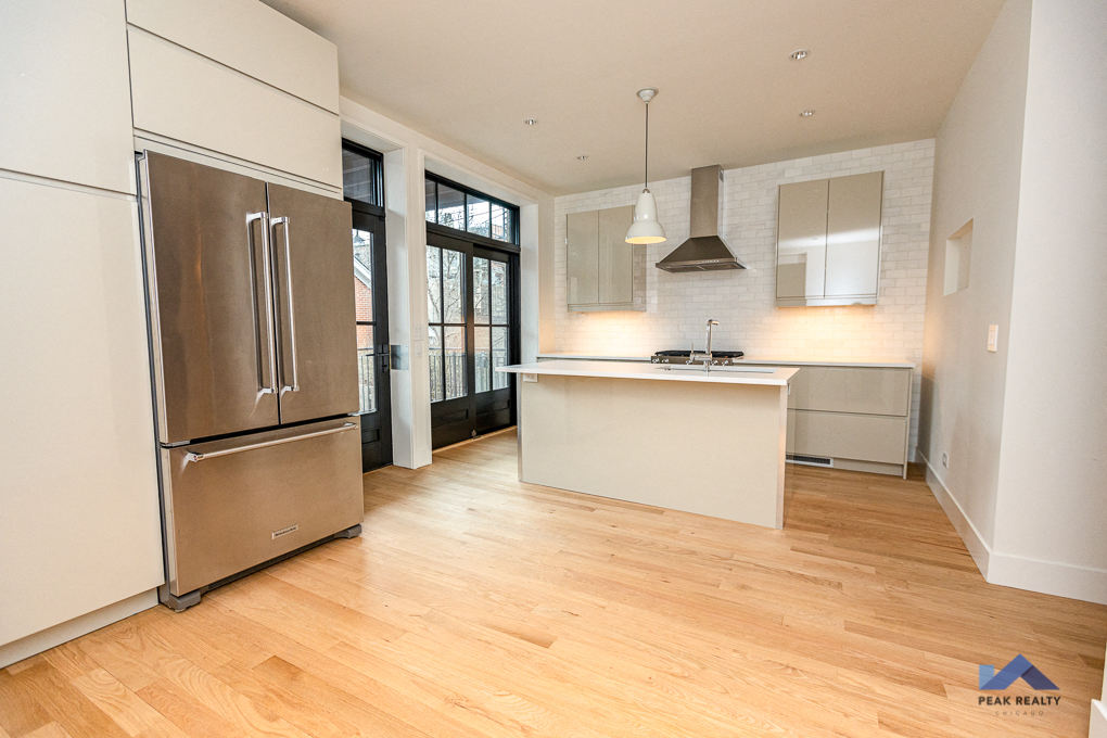 2617 N. Magnolia Ave. 2617 N. Magnolia Ave., Chicago, IL 60614 Lincoln Park - Leasing by Cross Street